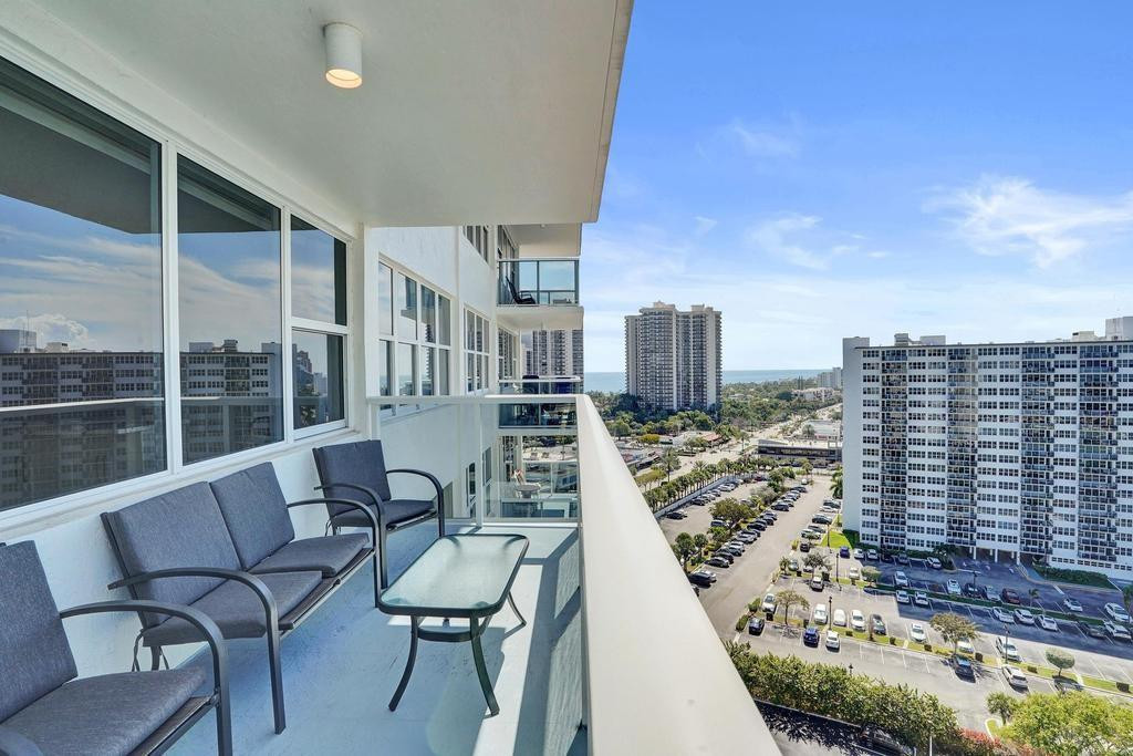 Coral Ridge Towers East - Residential