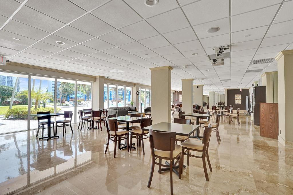 Coral Ridge Towers East - Residential