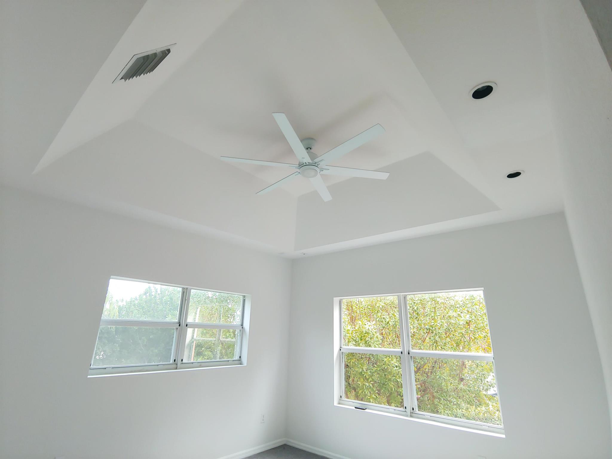 ESTANCIA AT PALM SPRINGS - Residential Lease