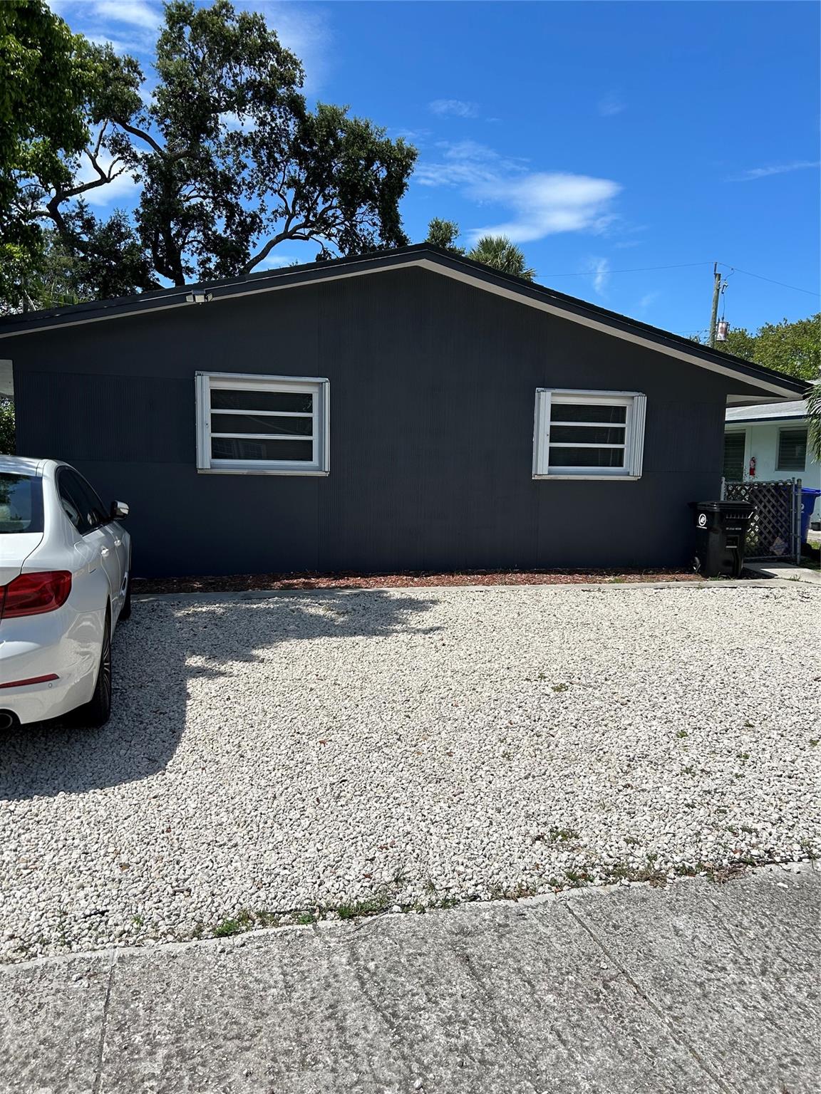 827 SW 29th St
