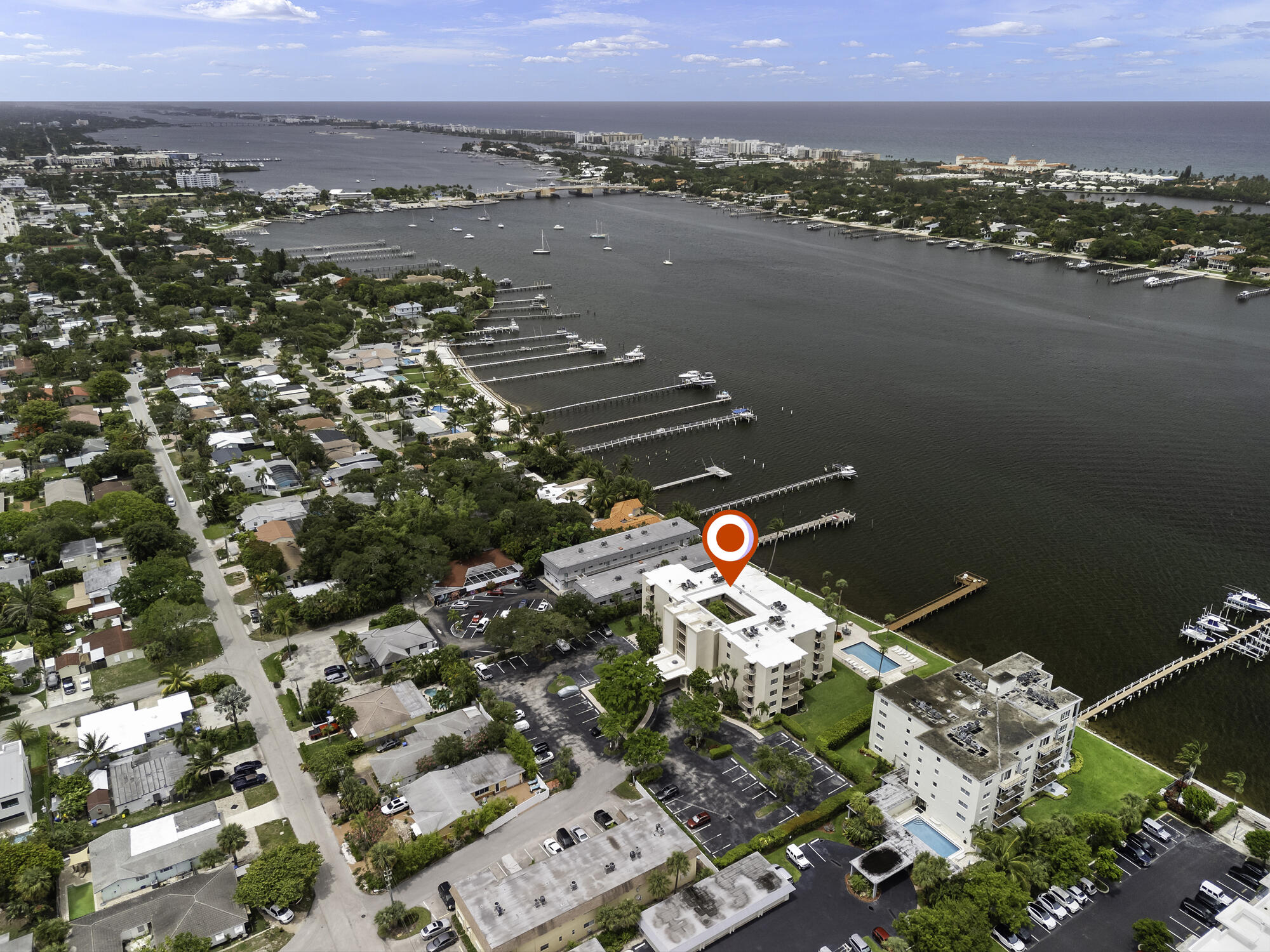 HIDDEN BANYAN CONDO - Residential