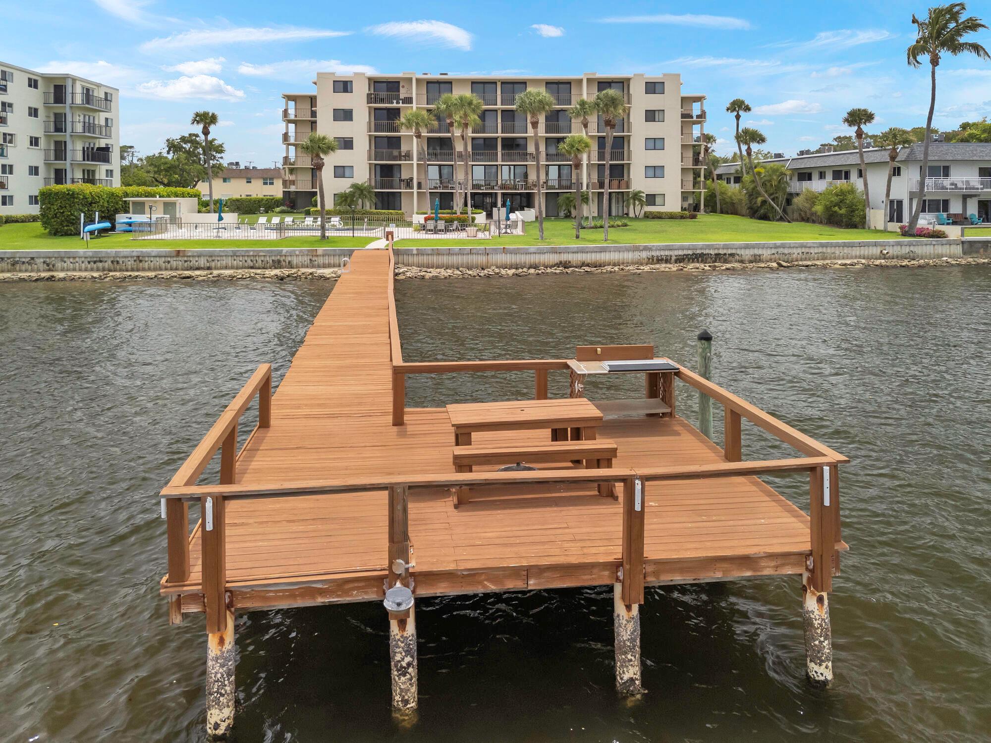 HIDDEN BANYAN CONDO - Residential