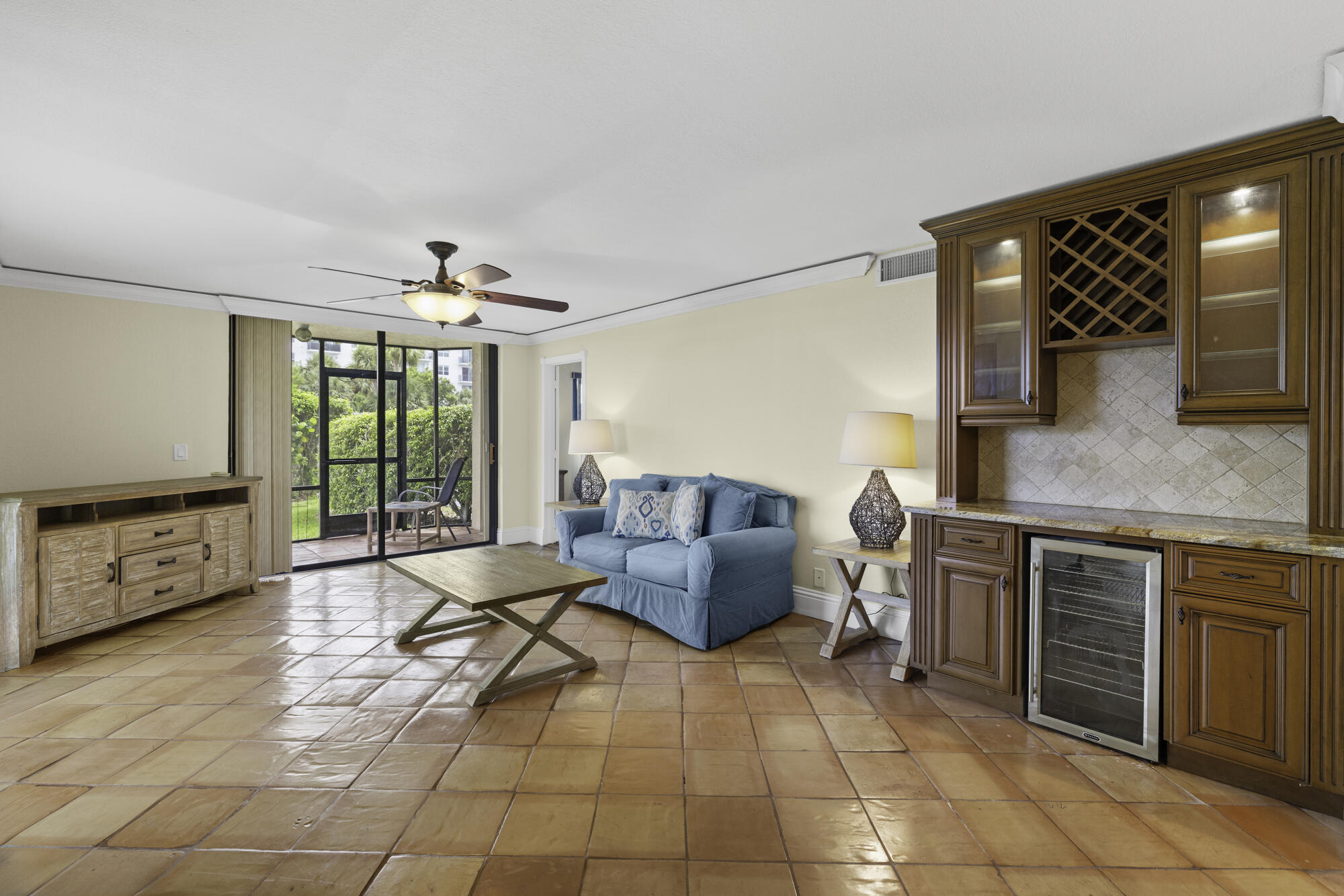 HIDDEN BANYAN CONDO - Residential