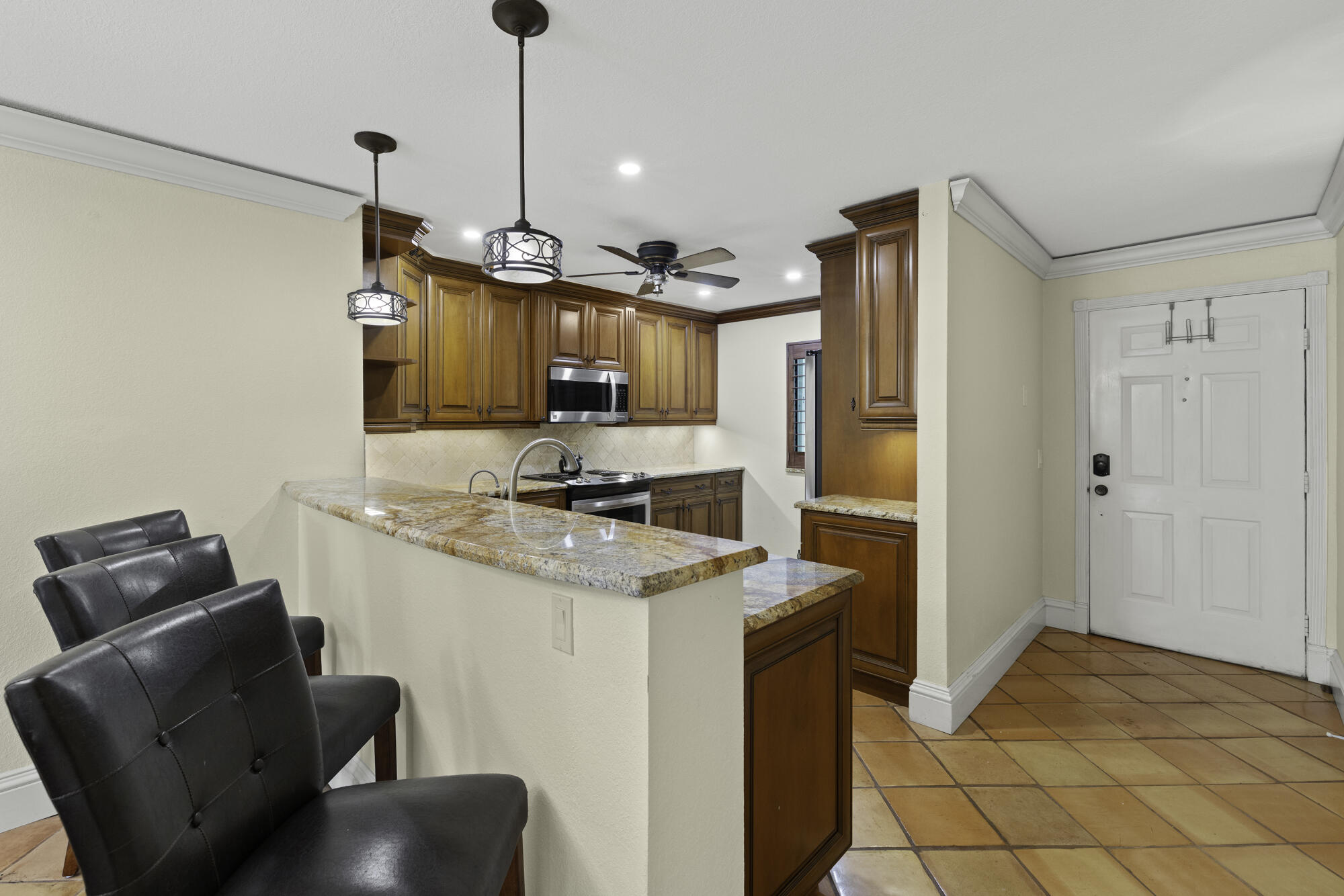 HIDDEN BANYAN CONDO - Residential