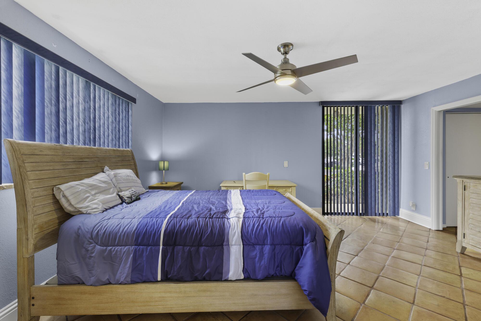 HIDDEN BANYAN CONDO - Residential