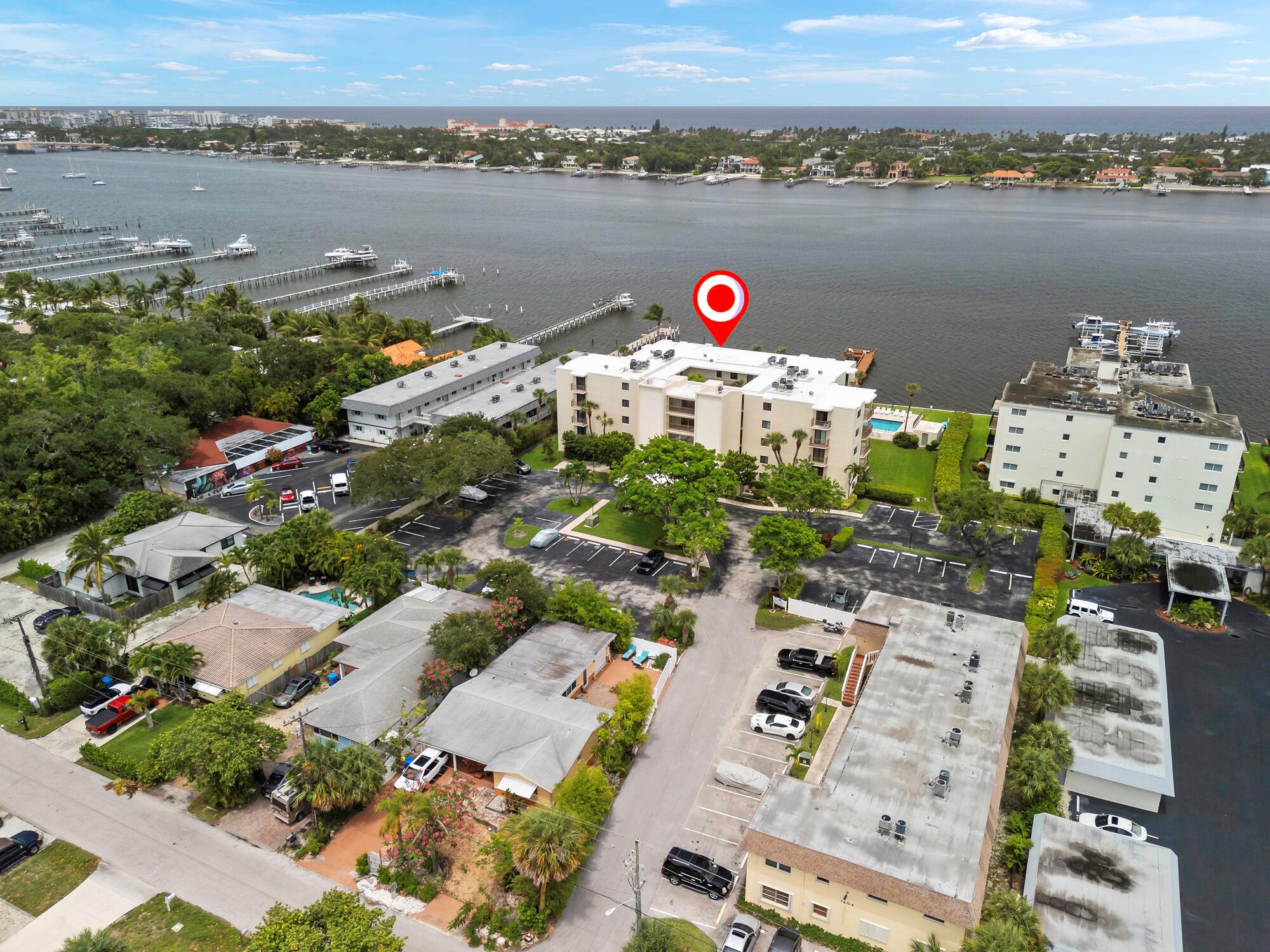 HIDDEN BANYAN CONDO - Residential