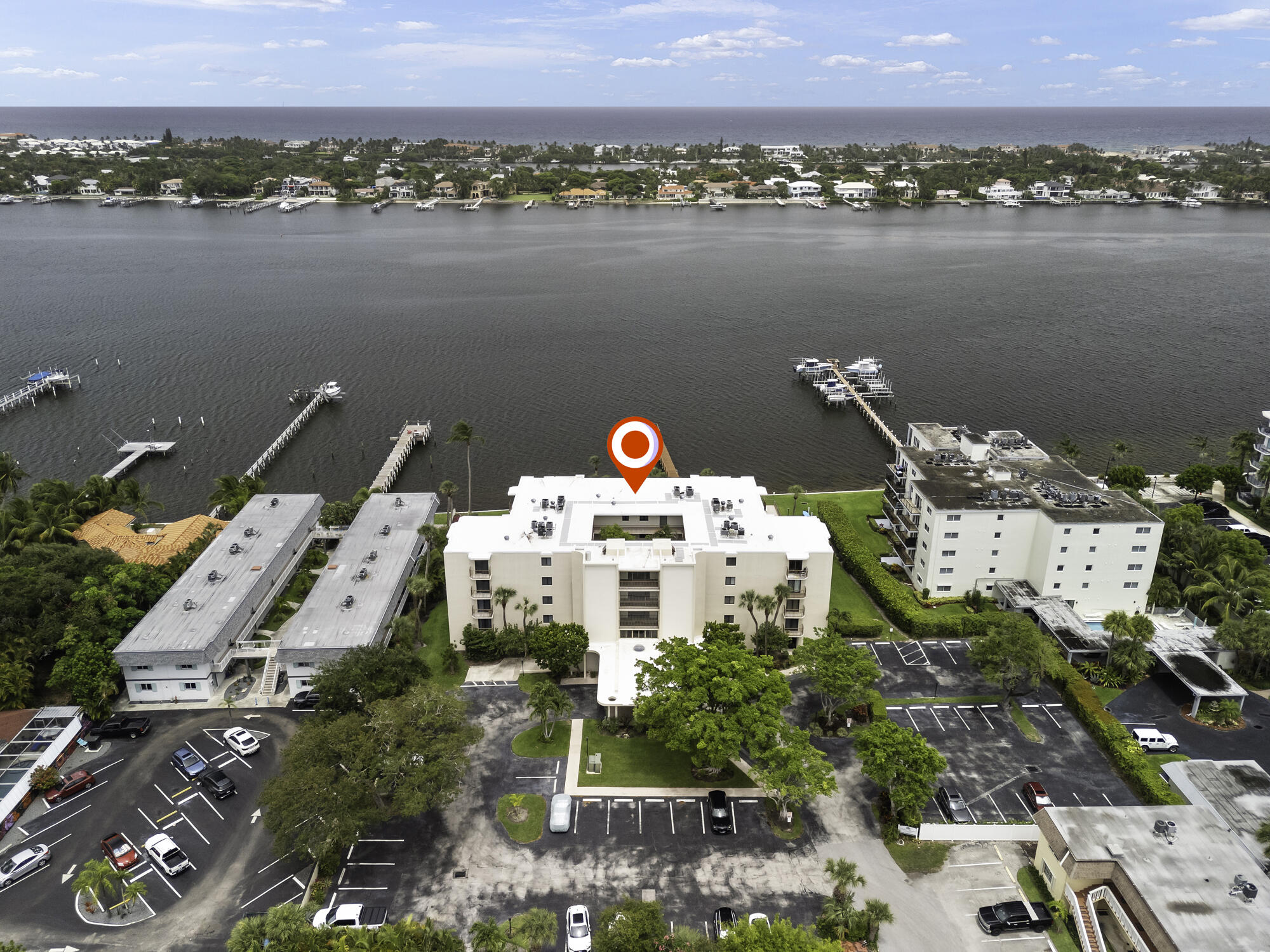 HIDDEN BANYAN CONDO - Residential