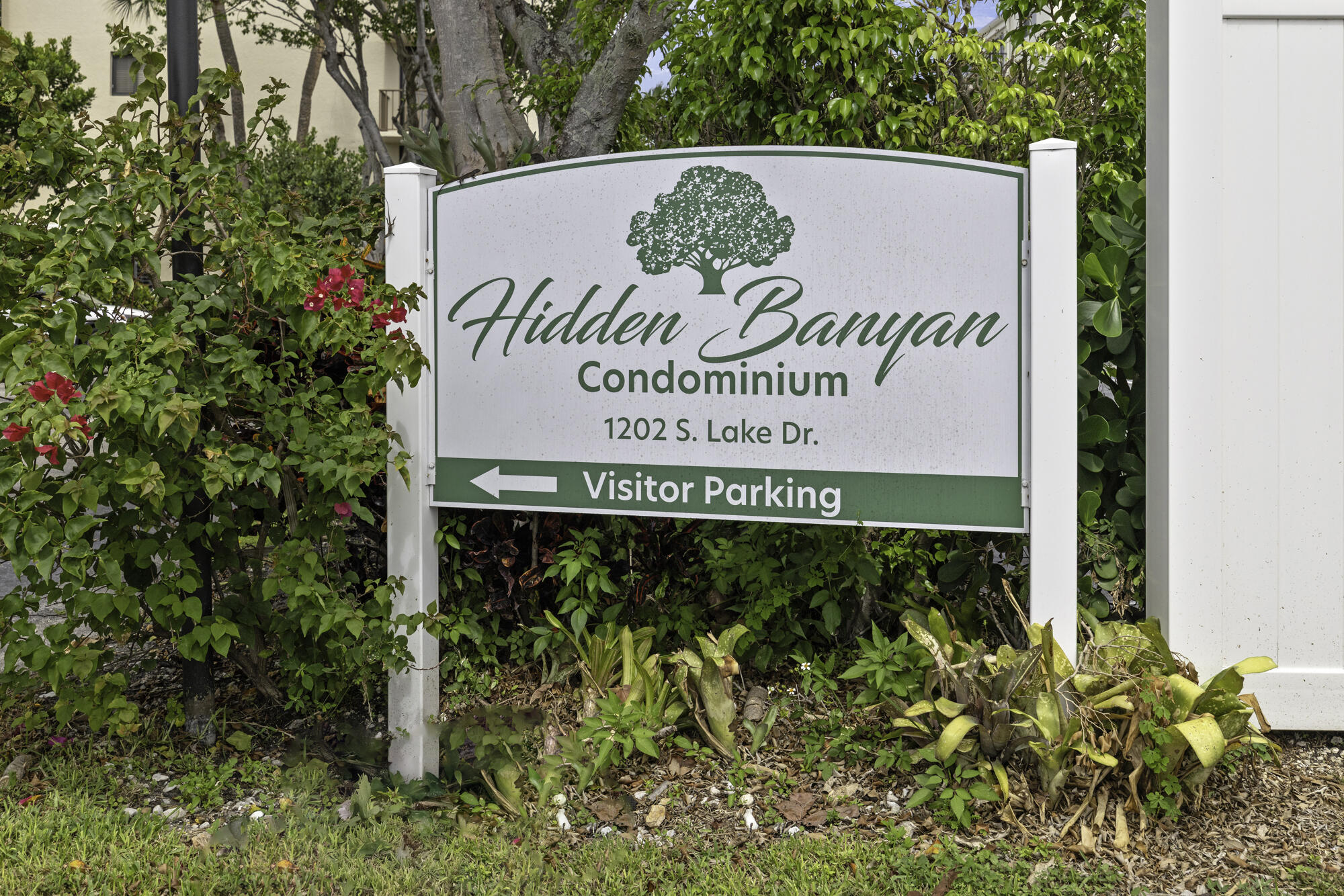 HIDDEN BANYAN CONDO - Residential