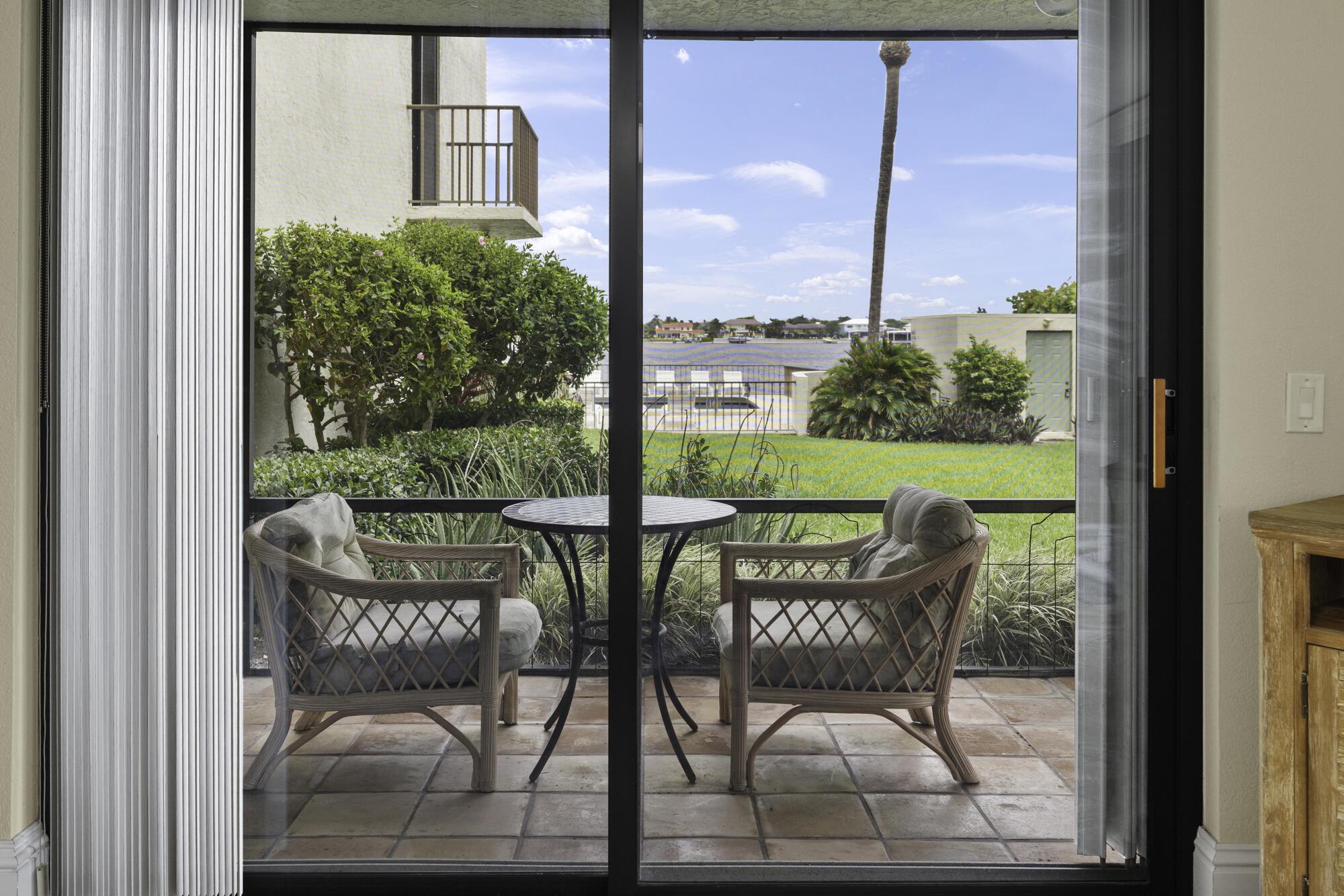 HIDDEN BANYAN CONDO - Residential