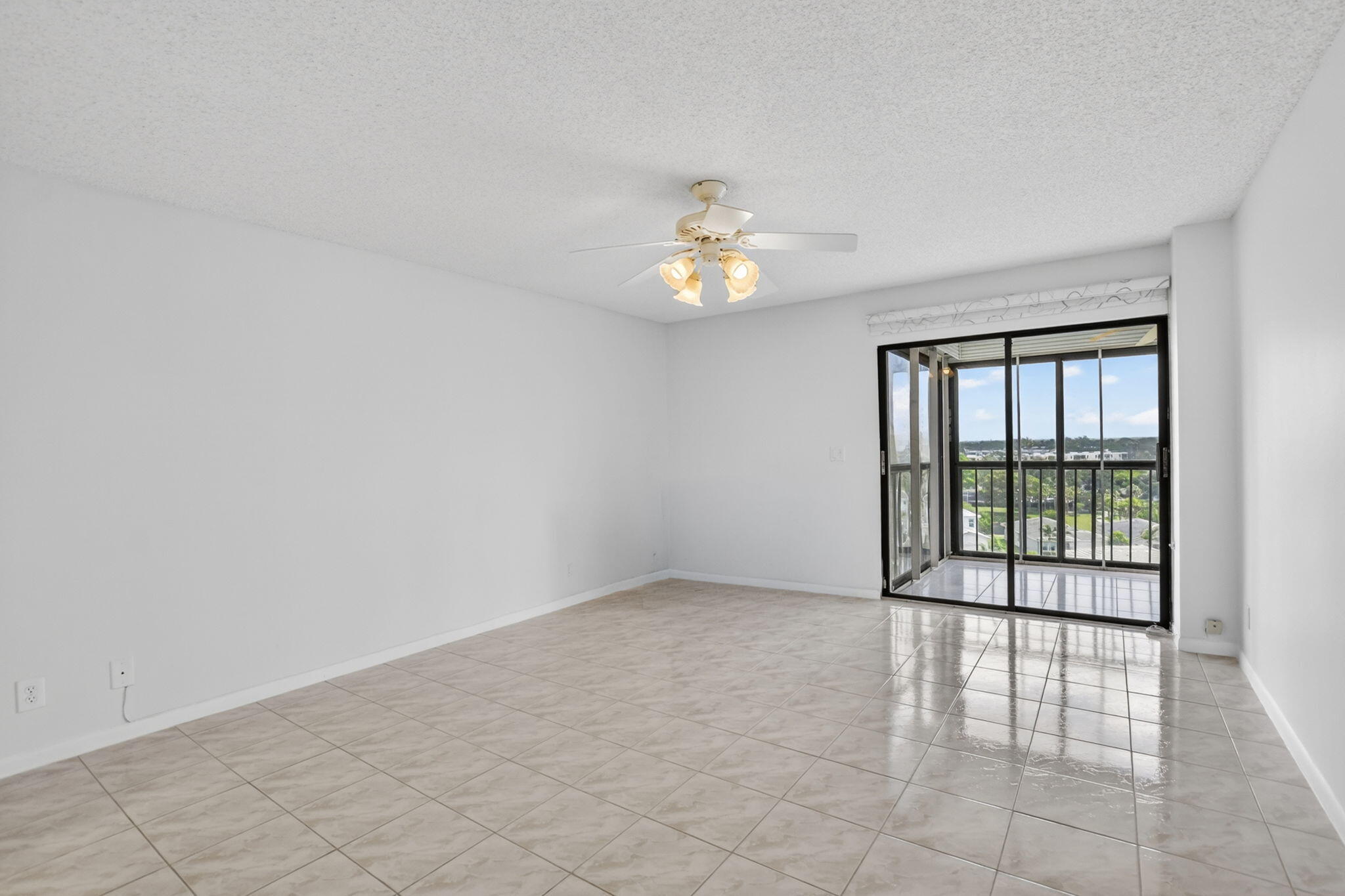 HUNTINGTON TOWERS CONDO - Residential