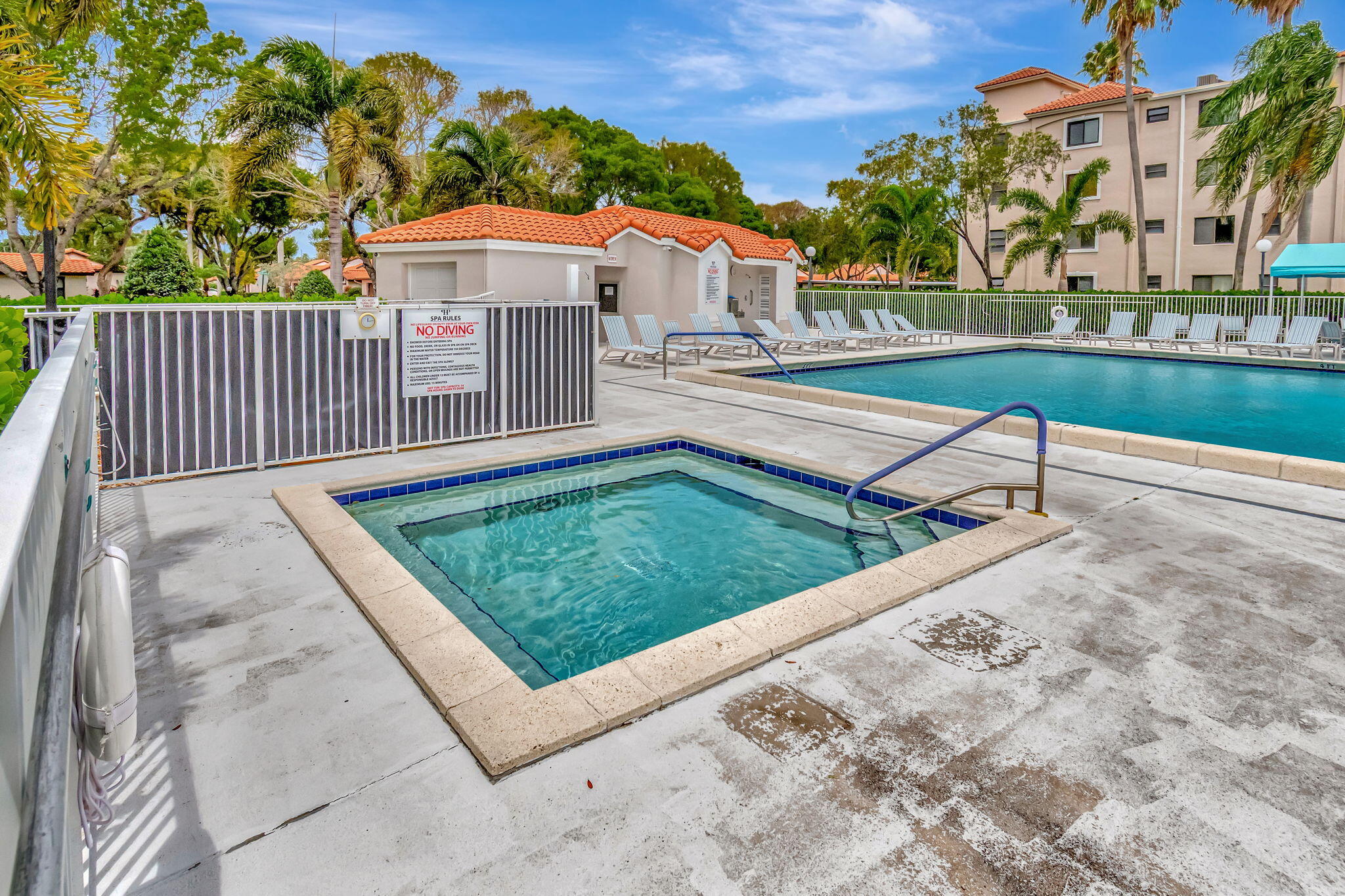 HUNTINGTON TOWERS CONDO - Residential
