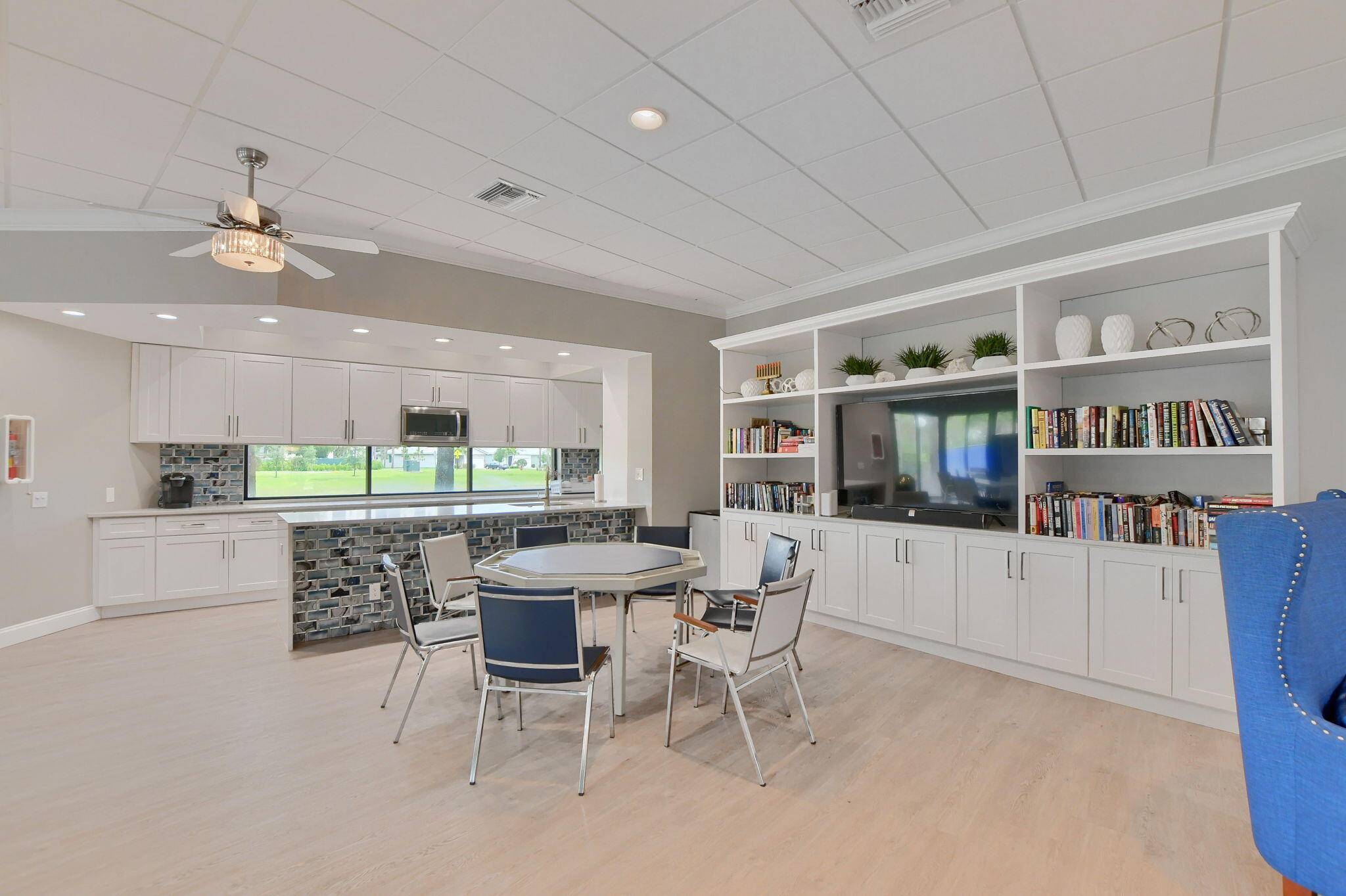 HUNTINGTON TOWERS CONDO - Residential