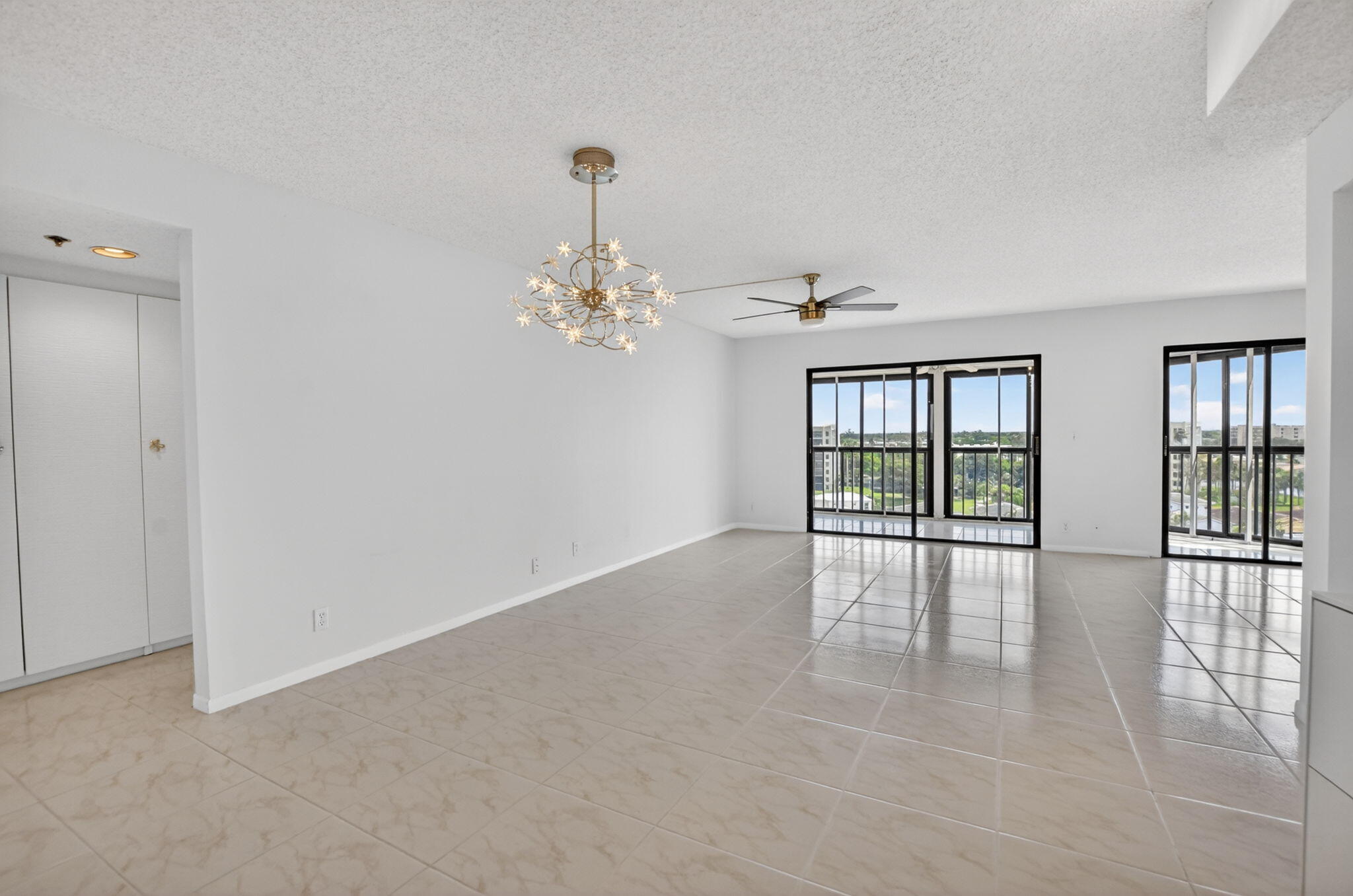 HUNTINGTON TOWERS CONDO - Residential