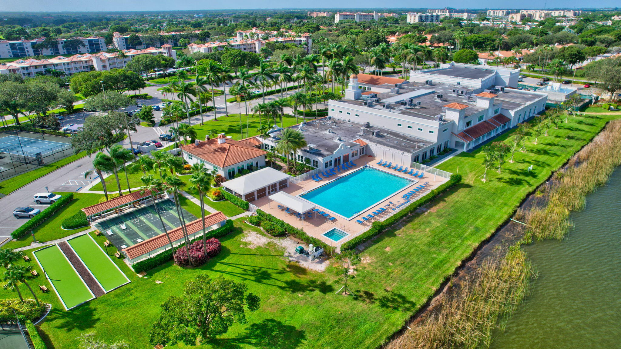 HUNTINGTON TOWERS CONDO - Residential