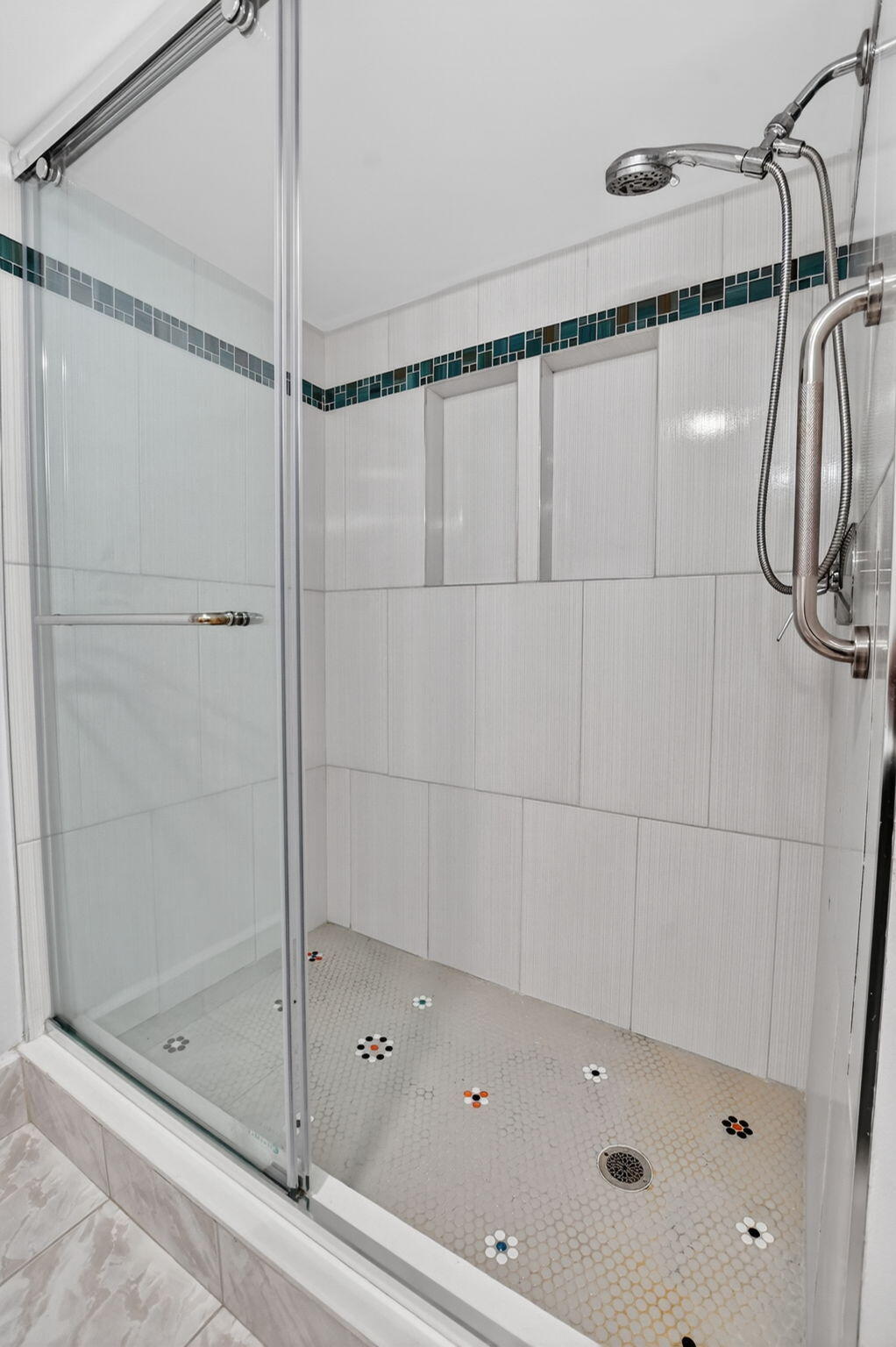 HUNTINGTON TOWERS CONDO - Residential