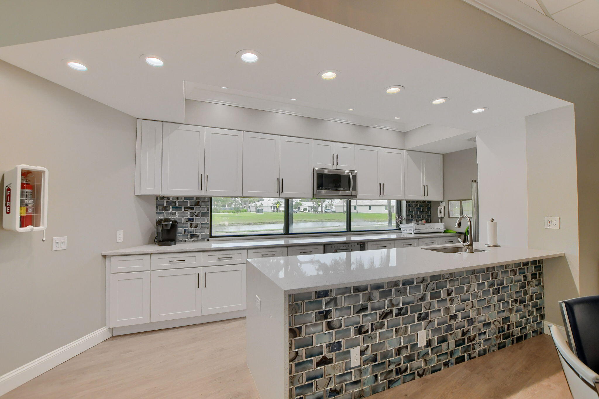 HUNTINGTON TOWERS CONDO - Residential