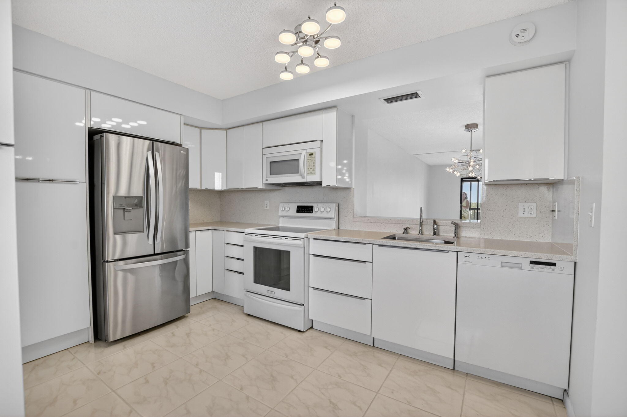 7370 S Oriole Boulevard 802