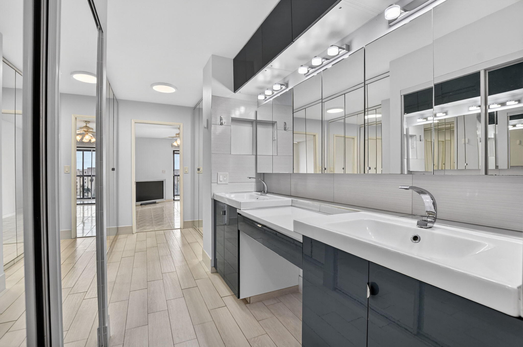 HUNTINGTON TOWERS CONDO - Residential
