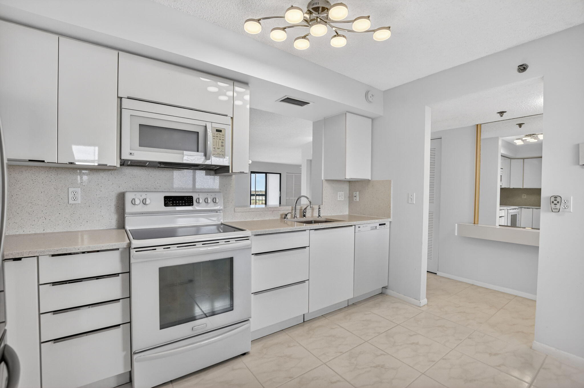 7370 S Oriole Boulevard 802