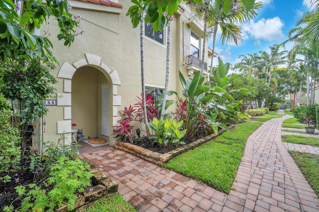 Photo of 155 Monterey Bay Drive, Boynton Beach, FL 33426 (MLS # R10893040)