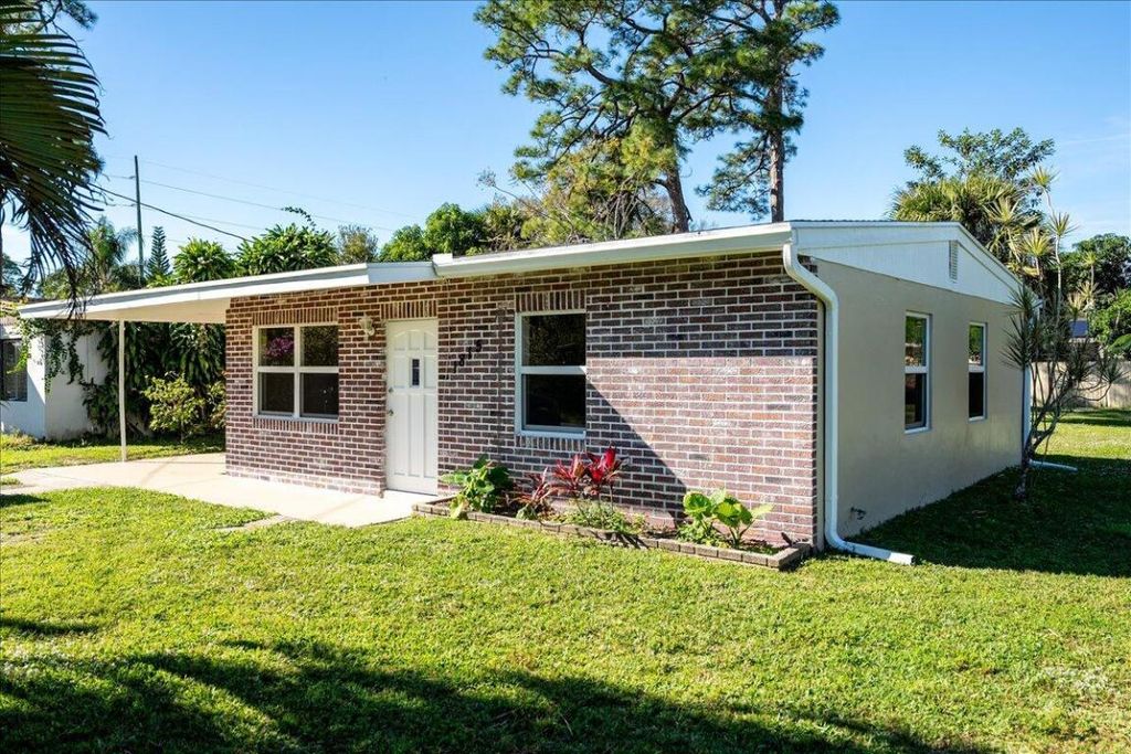 Photo of 1815 S 30th Street, Fort Pierce, FL 34947 (MLS # R10941461)