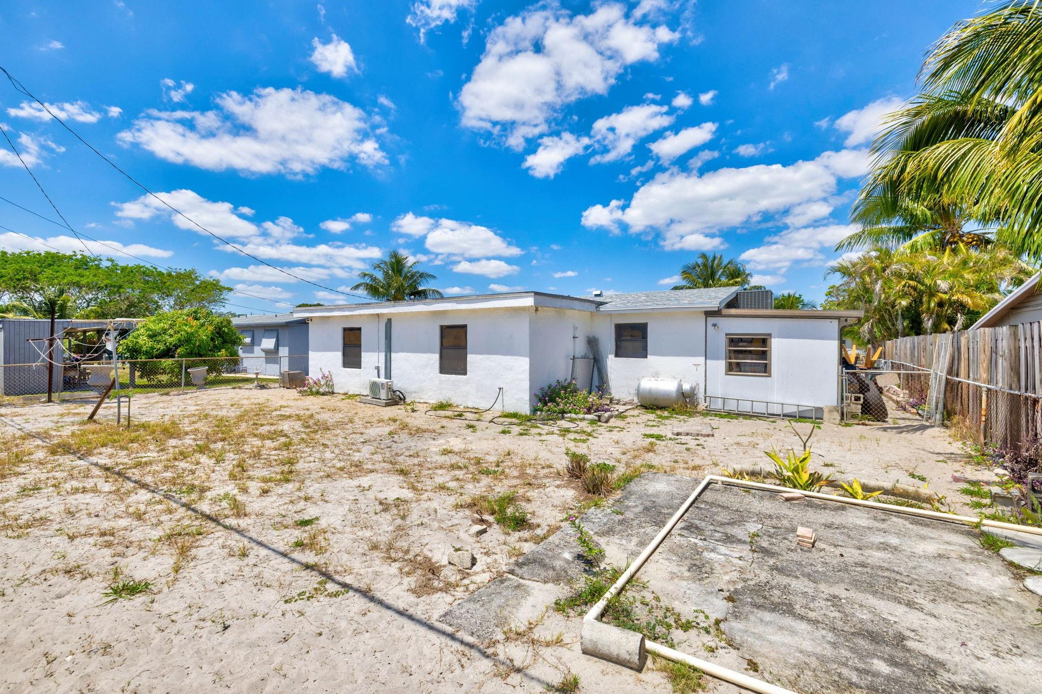 1000 NE 52nd Ct