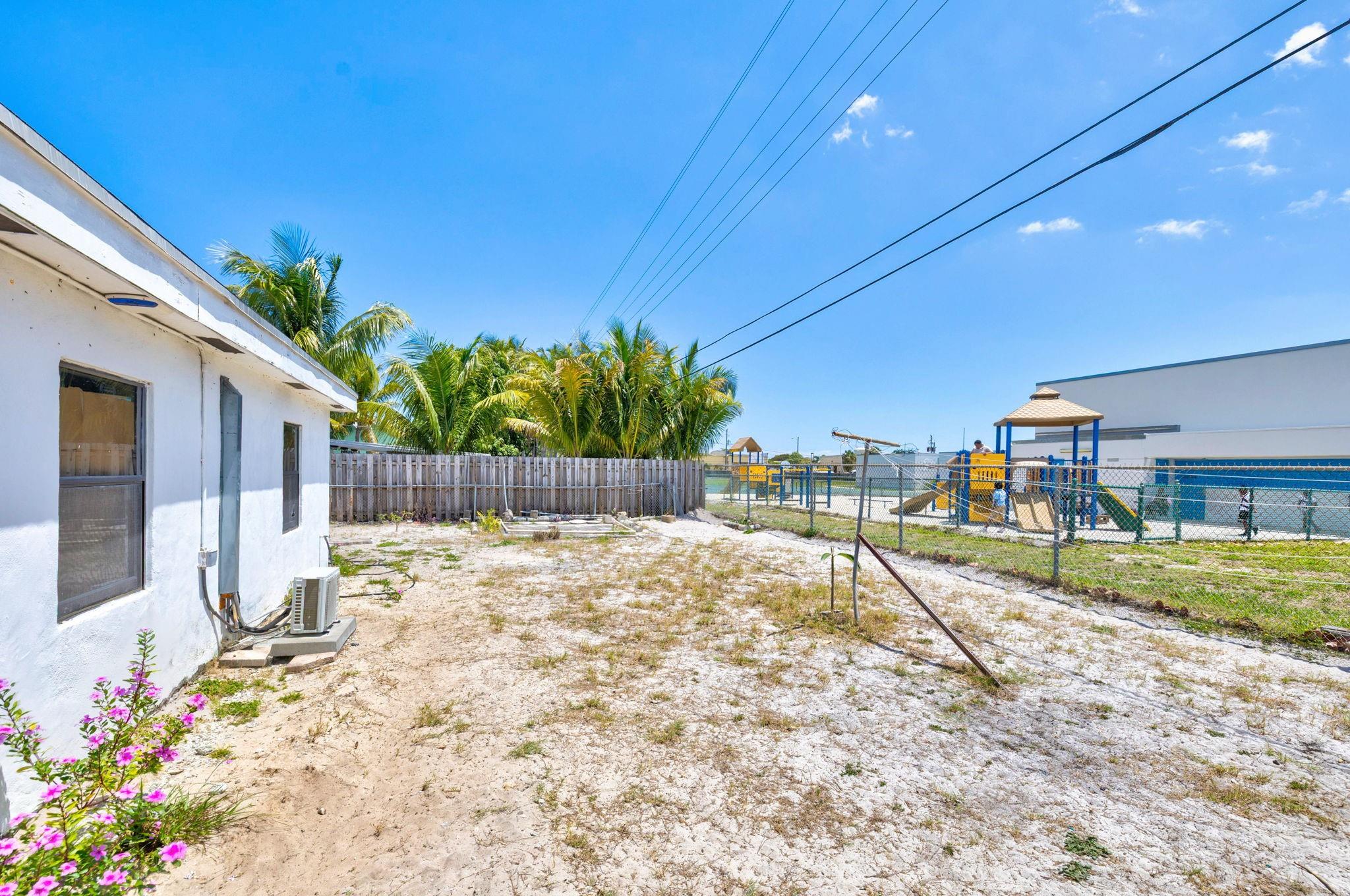 1000 NE 52nd Ct