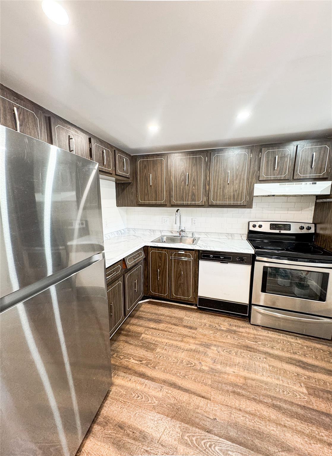 Sands Point - Residential