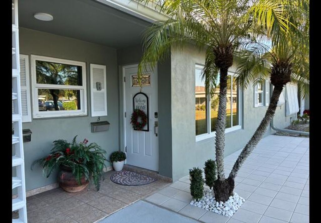 Photo of 917 S Drive Terrace #B, Delray Beach, FL 33445 (MLS # R11154149)