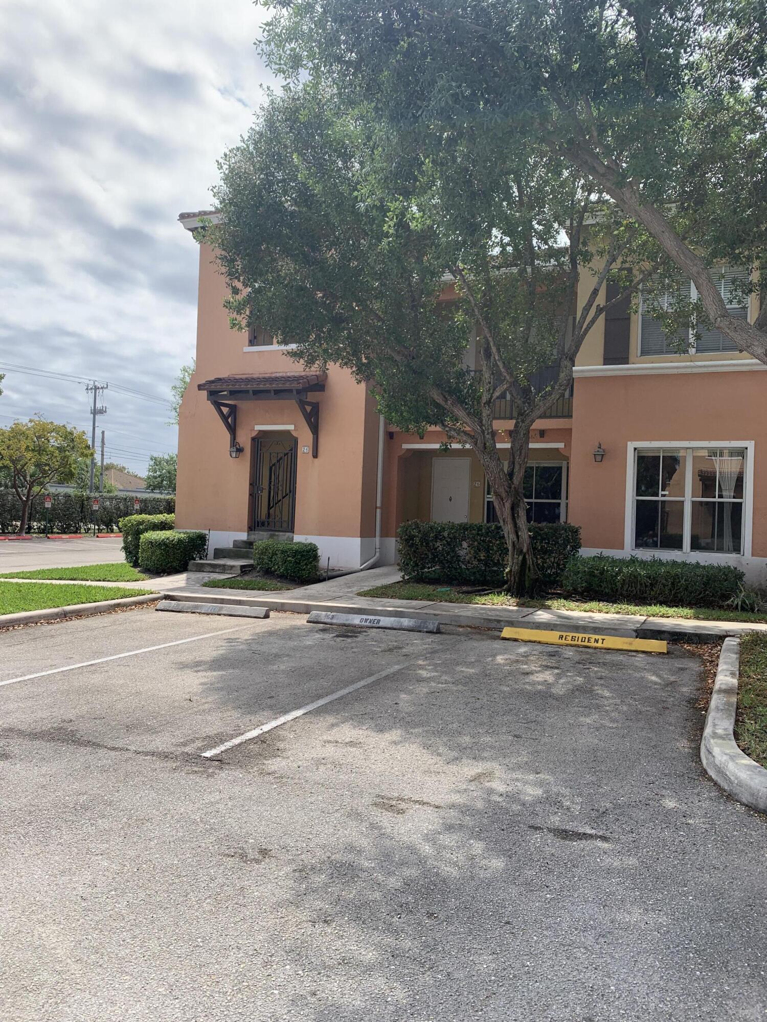 3549 Forest Hill Boulevard 25