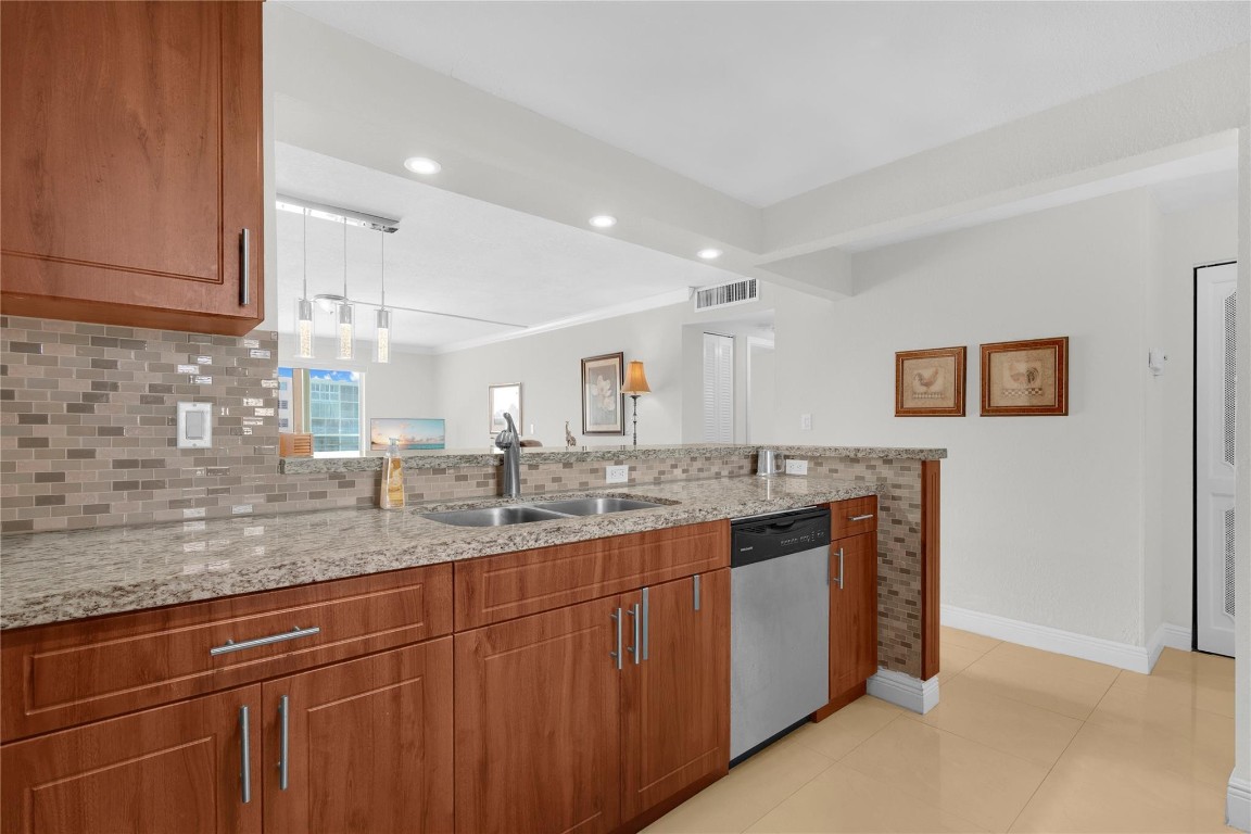 Meadowbrook Lakes Views - Residential