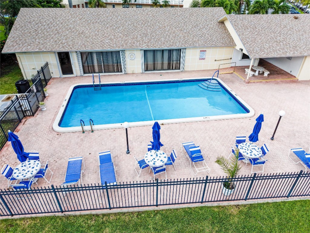 Meadowbrook Lakes Views - Residential