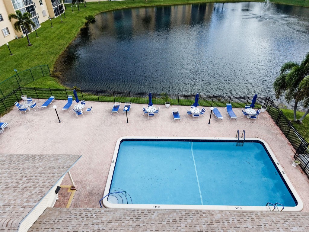 Meadowbrook Lakes Views - Residential