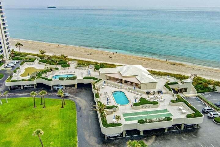 WATER GLADES CONDO - Residential