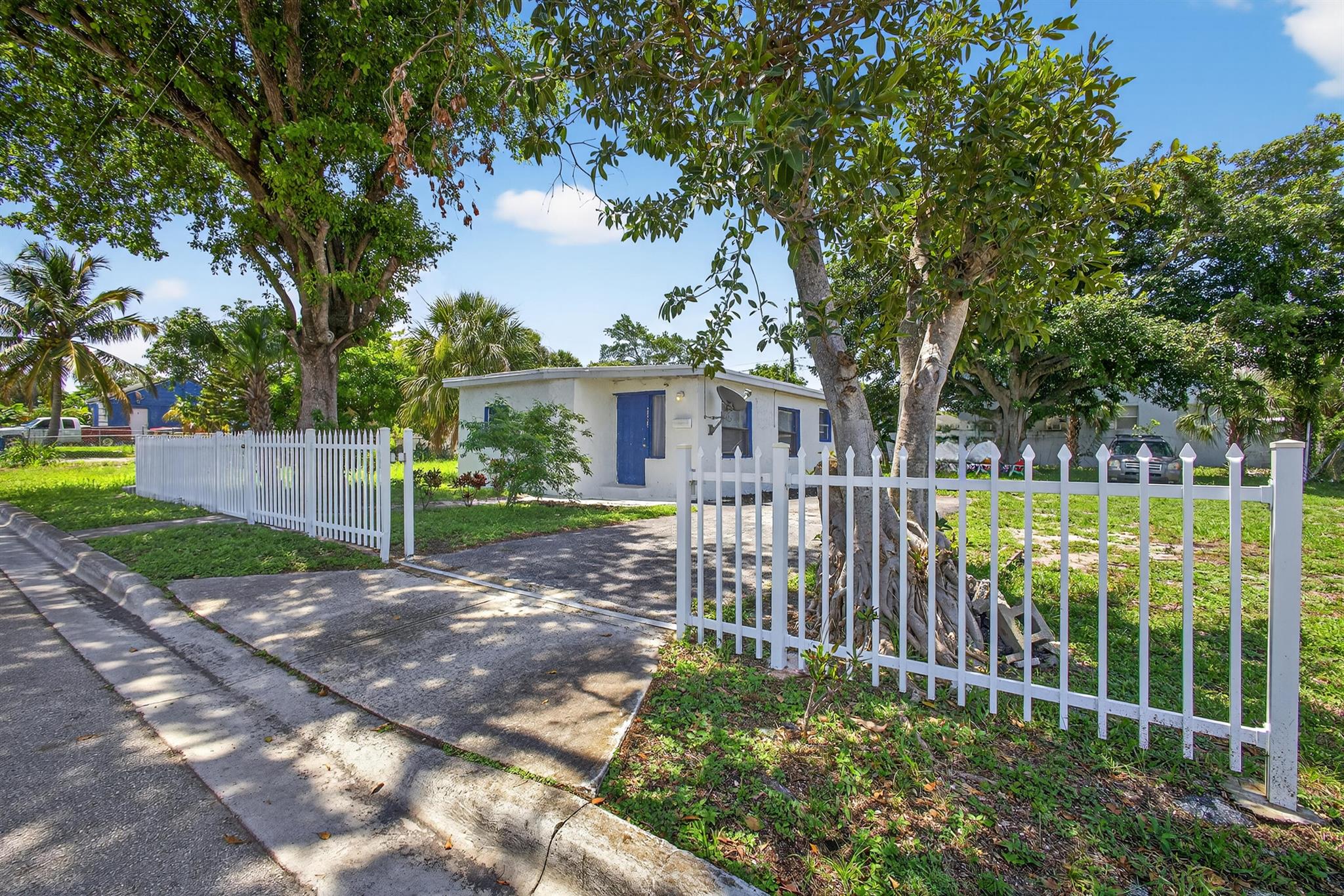 1181 W 32nd Street