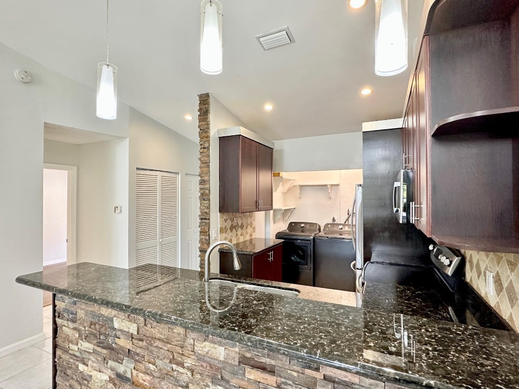 RAMBLEWOOD PLACE - Residential