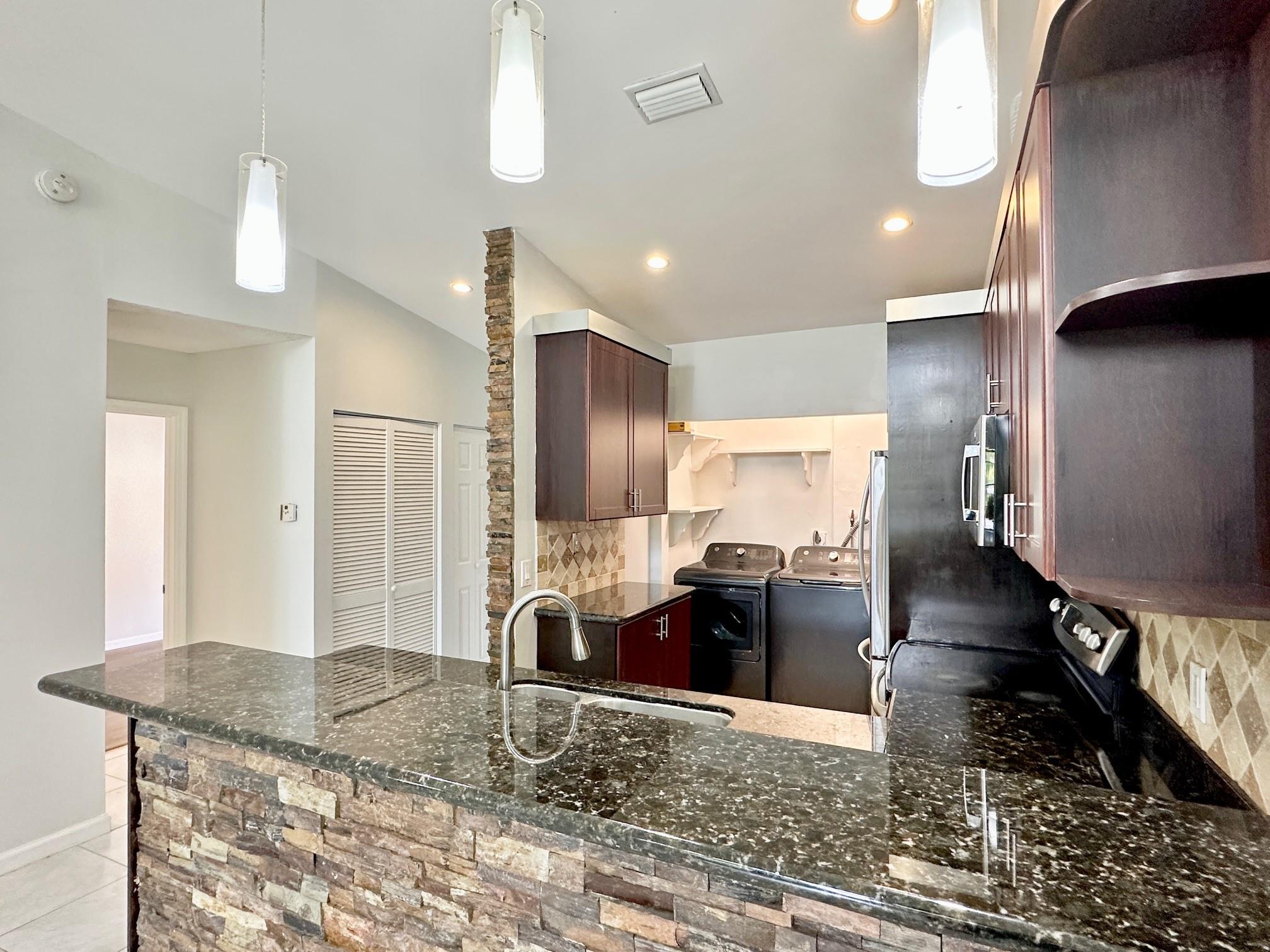 RAMBLEWOOD PLACE - Residential