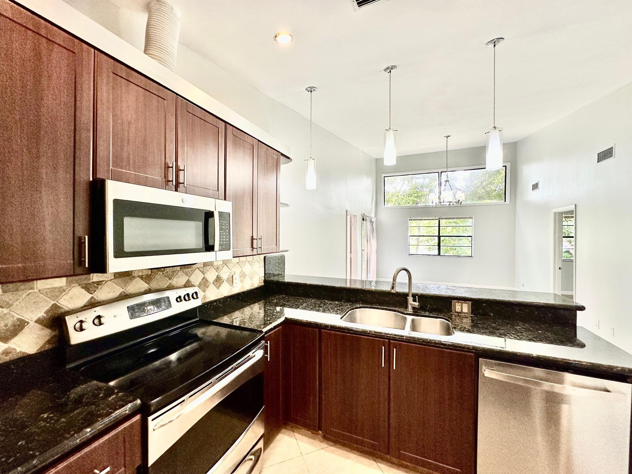 RAMBLEWOOD PLACE - Residential