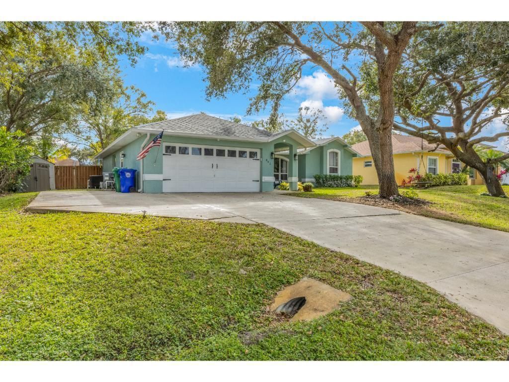 Photo of 841 Williamson Avenue, Sebastian, FL 32958 (MLS # R11151398)
