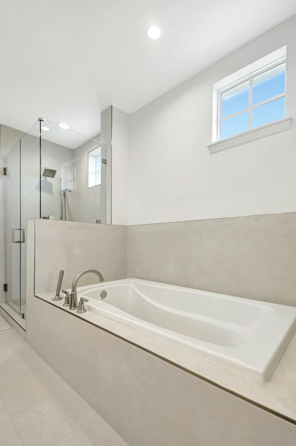 CITY WALK AT PINEAPPLE GR - Residential Lease