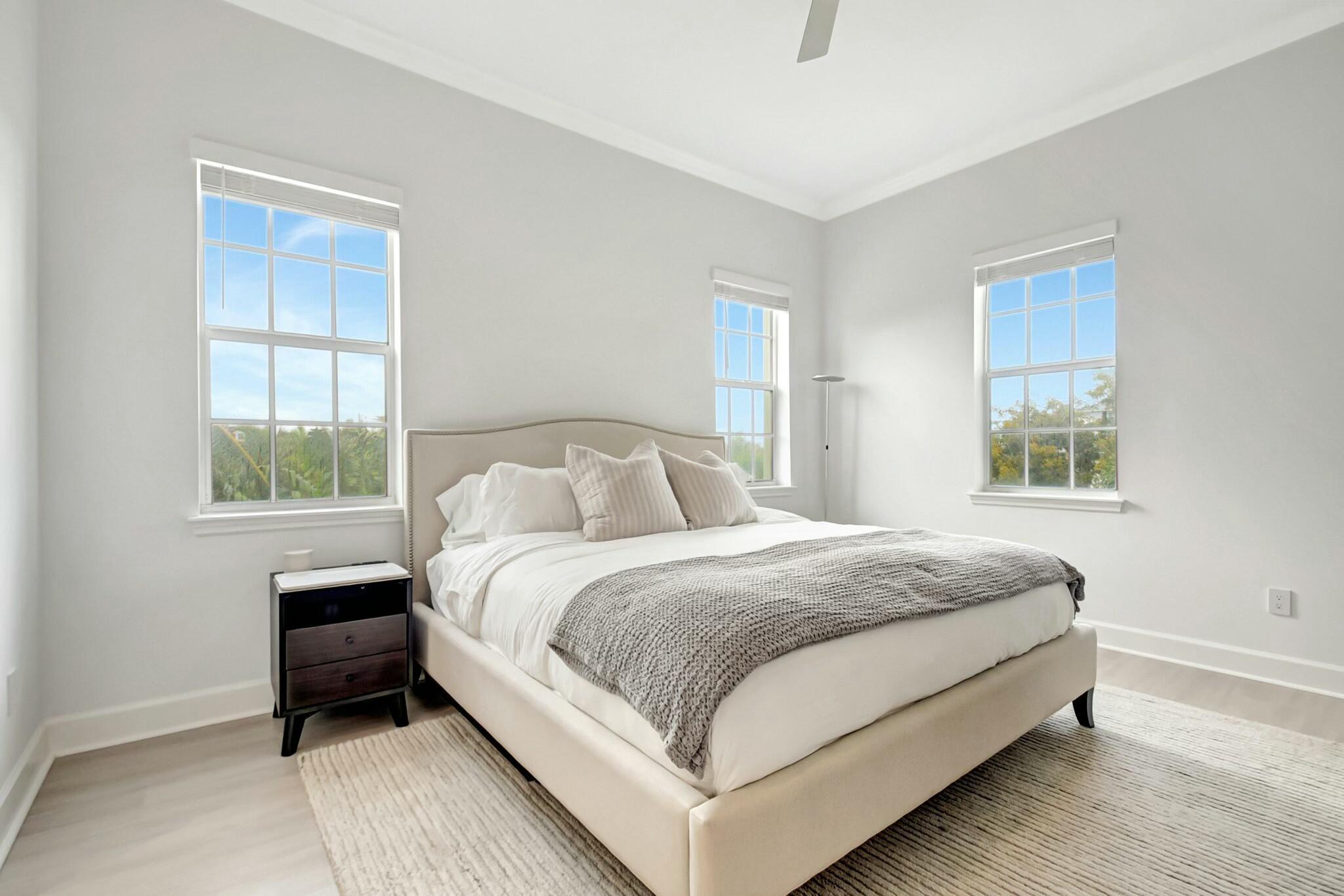 CITY WALK AT PINEAPPLE GR - Residential Lease