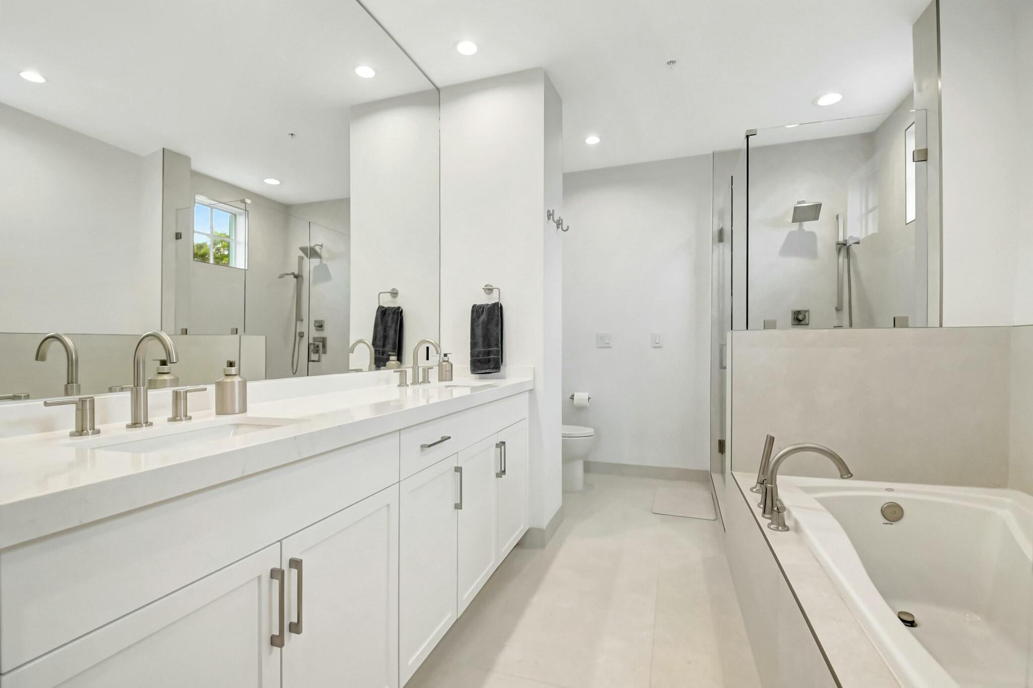 CITY WALK AT PINEAPPLE GR - Residential Lease