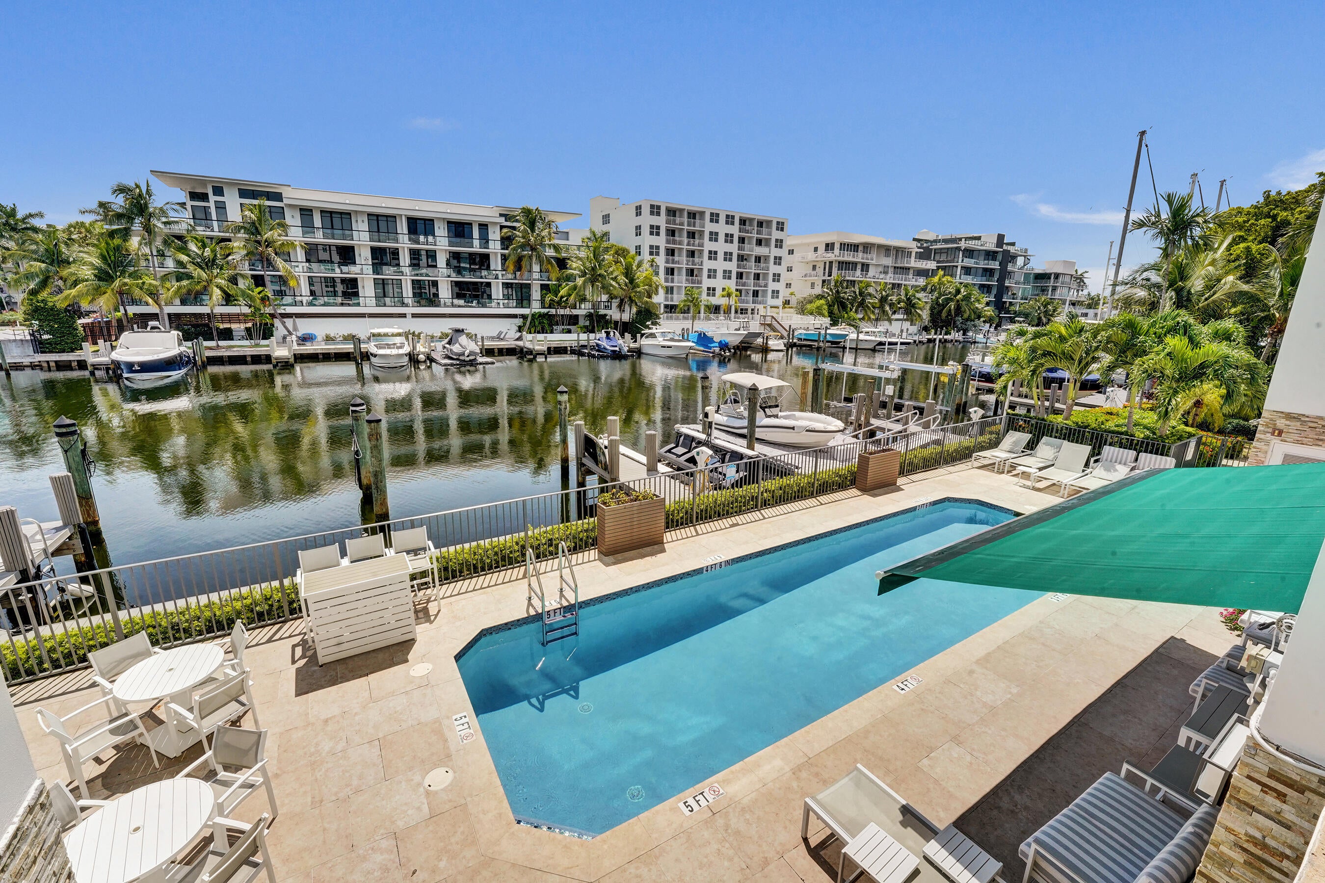 410 Hendricks Isle 203