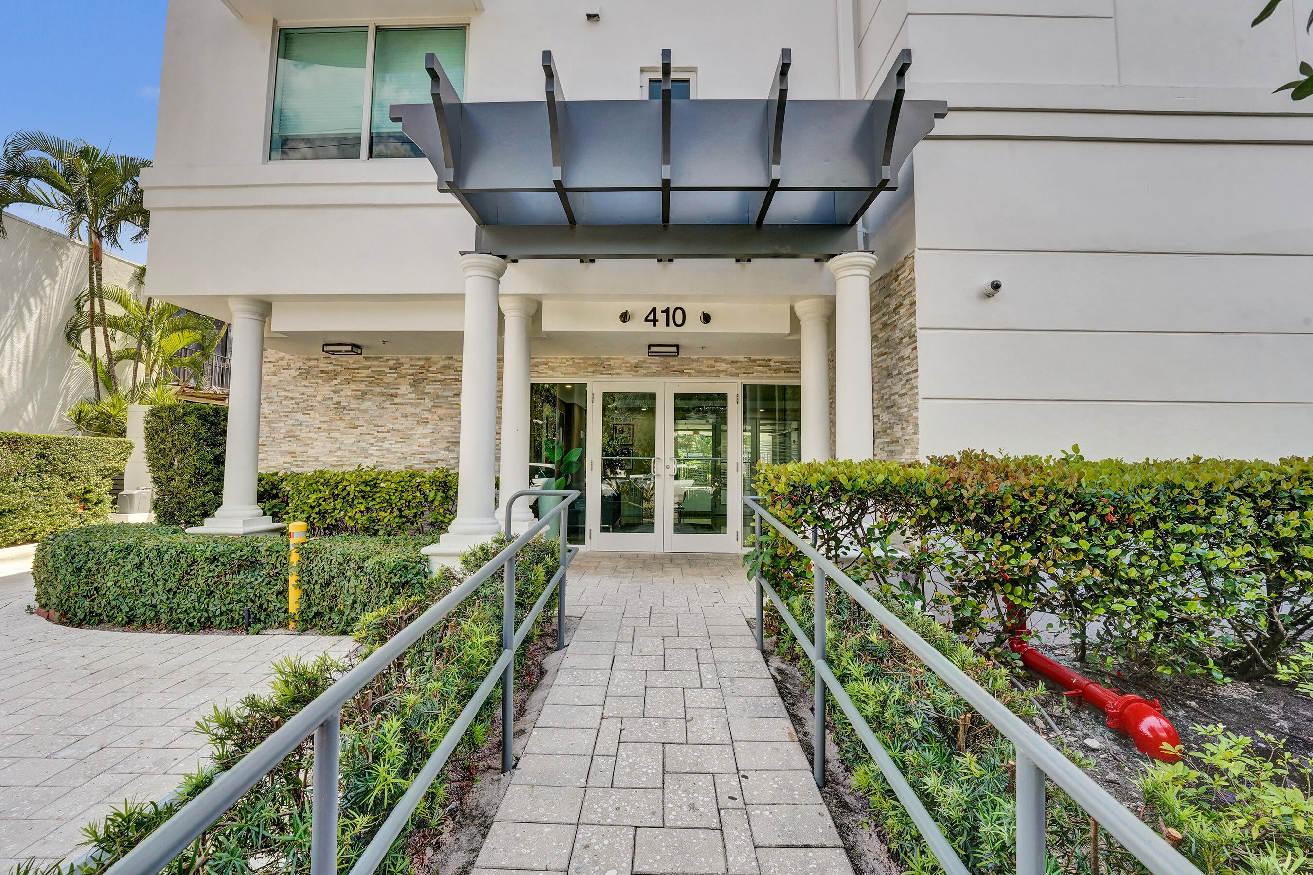 410 Hendricks Isle 203
