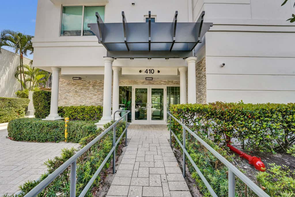 Photo of 410 Hendricks Isle #203, Fort Lauderdale, FL 33301 (MLS # B26064564)