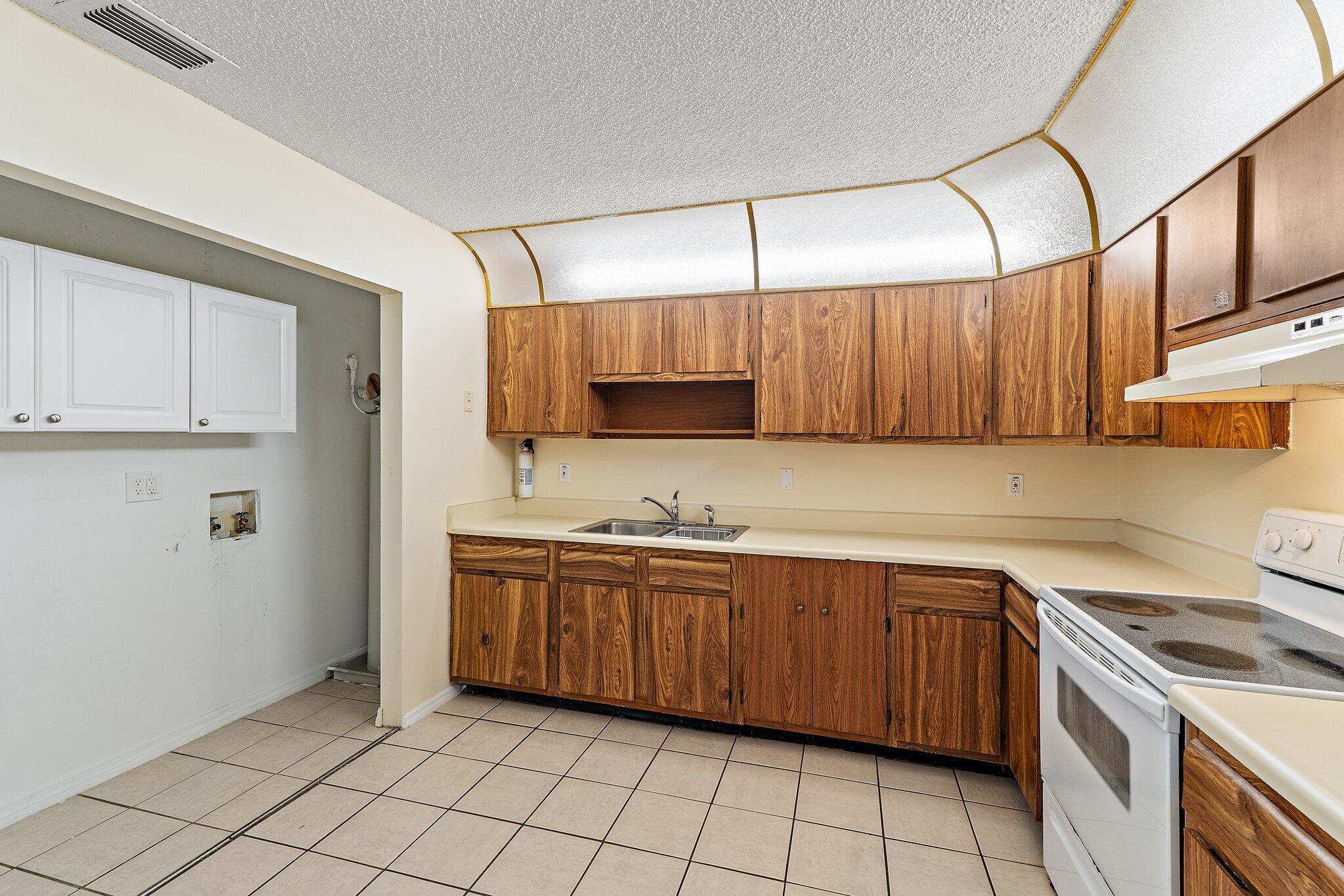 COVE PLACE - Residential