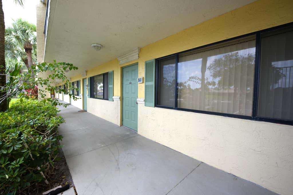 Photo of 1617 Meadows Circle W, Boynton Beach, FL 33436 (MLS # B26036585)