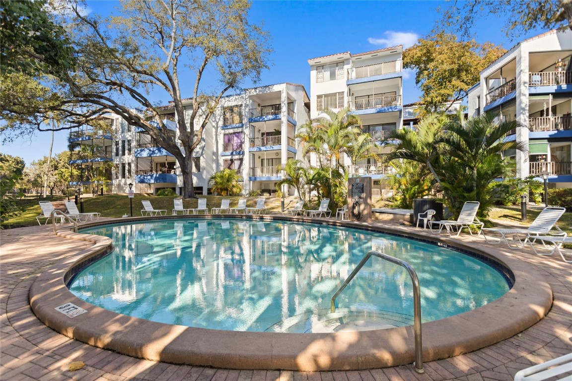 Falls of Inverrary - Residential