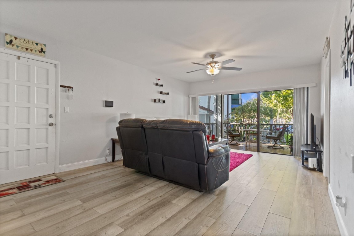 Falls of Inverrary - Residential