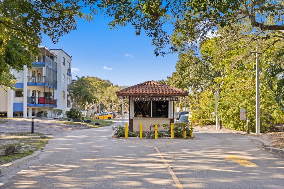 Falls of Inverrary - Residential